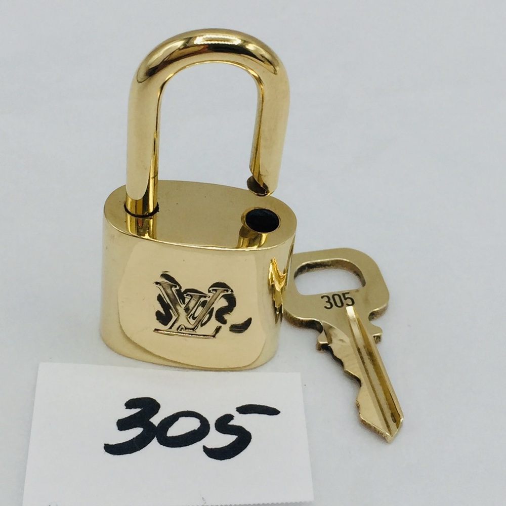 Louis Vuitton Lock And Key 305